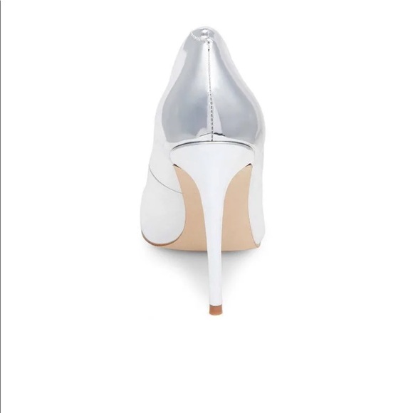 STEVE MADDEN Reflective Silver Heels - Picture 4 of 13